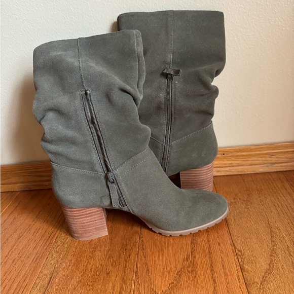 Violet & Red Landen Suede Boot size 7.5 - Picture 2 of 4